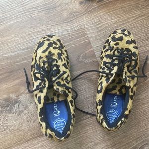 Cheetah Print Sneakers (textured) size 6